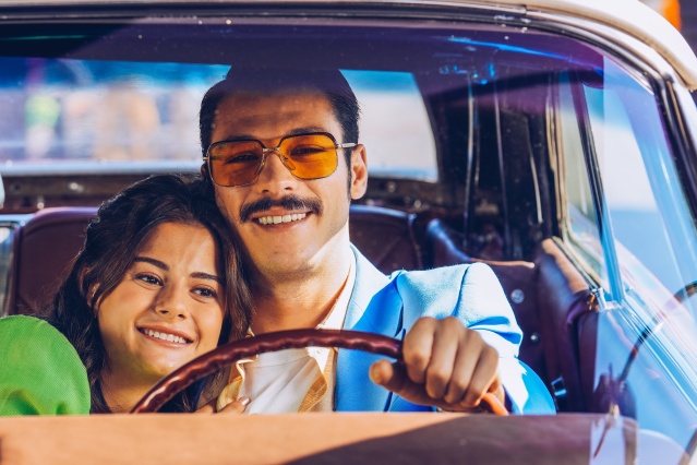 "Sevda Mecburi İstikamet" filminden yeni kareler paylaşıldı