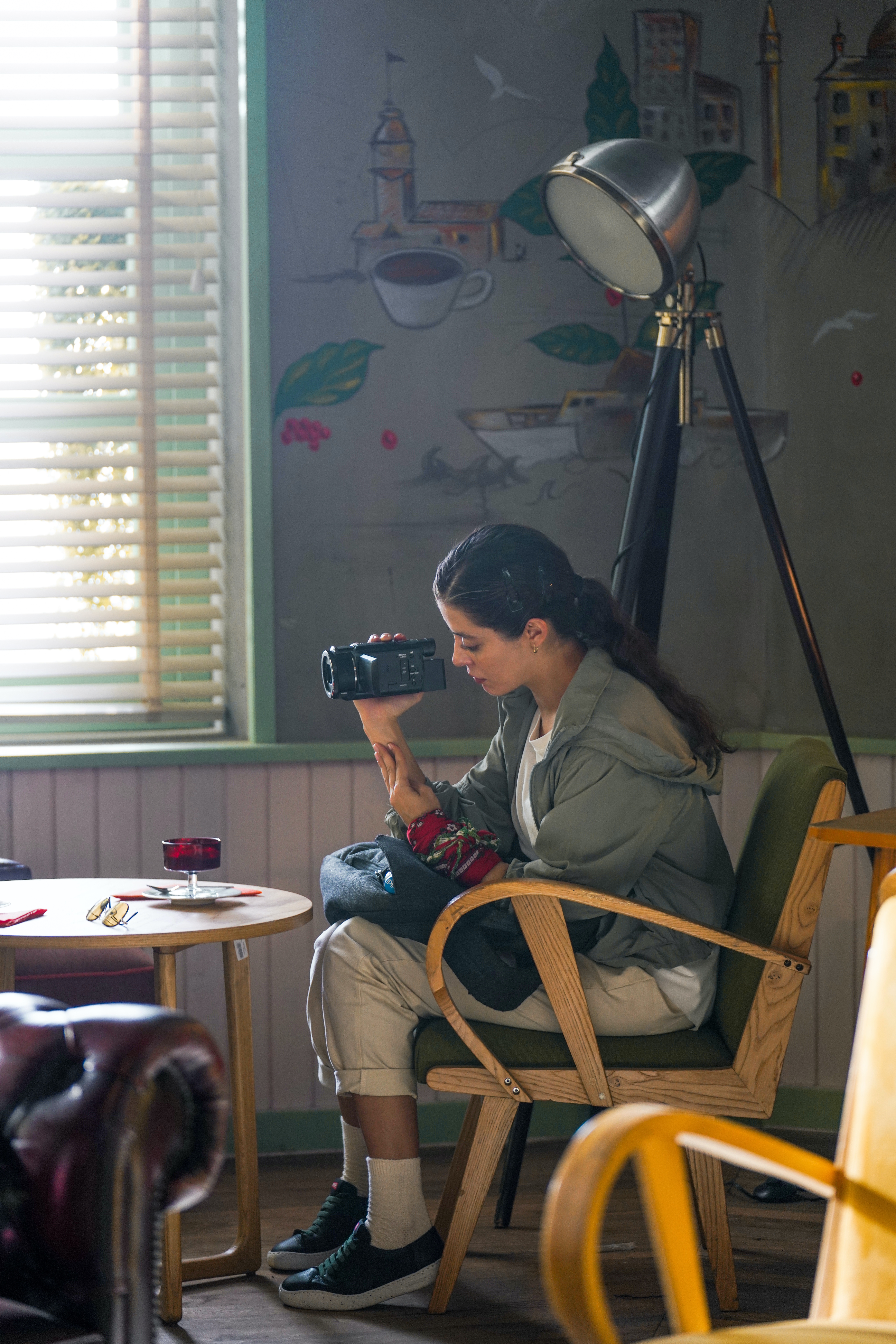 "Sevda Mecburi İstikamet" filminden yeni kareler paylaşıldı