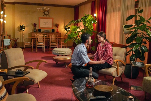 "Sevda Mecburi İstikamet" filminden yeni kareler paylaşıldı