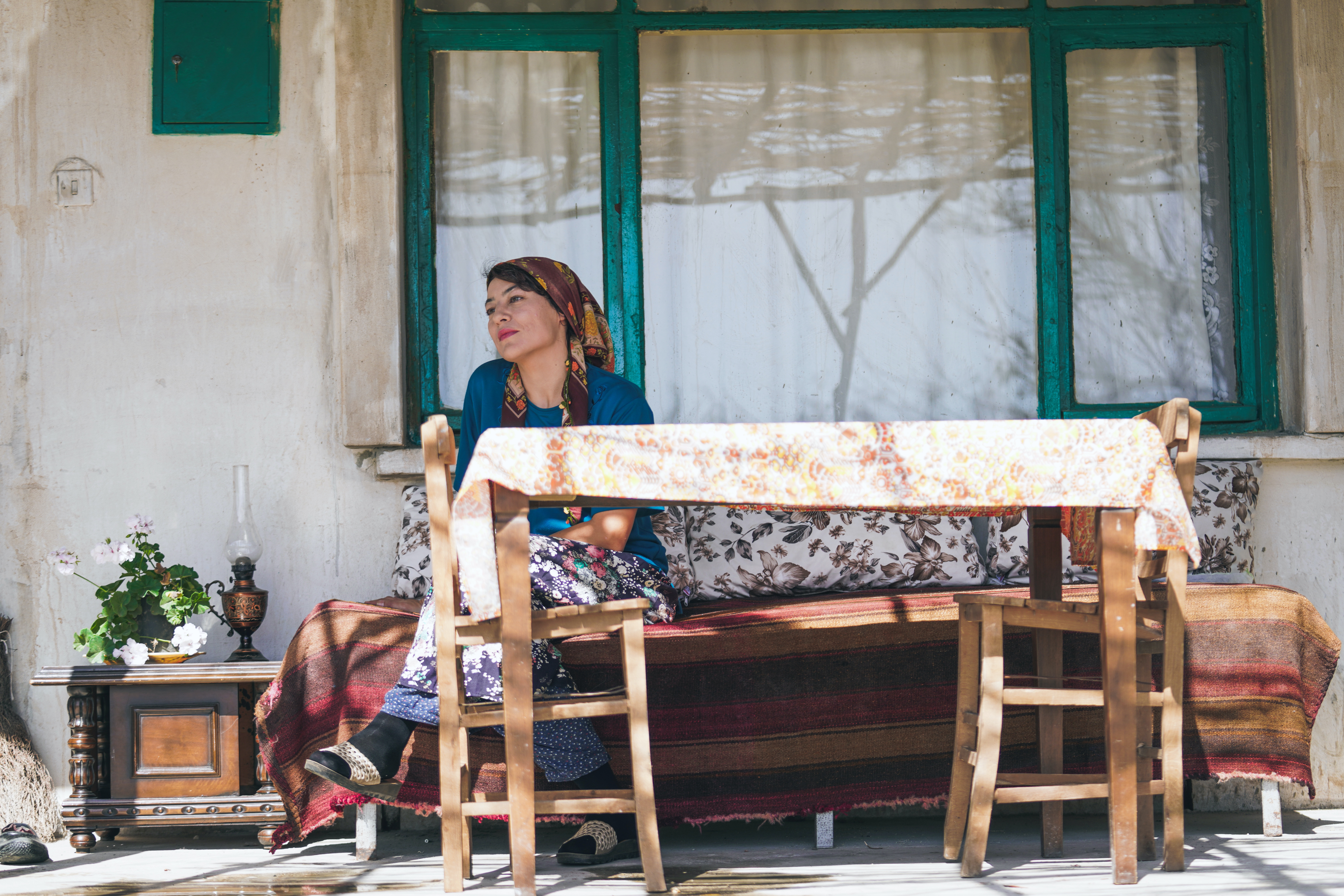 "Sevda Mecburi İstikamet" filminden yeni kareler paylaşıldı