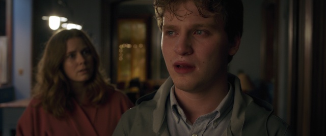 Netflix filmi Penceredeki Kadın'dan yeni görseller paylaşıldı