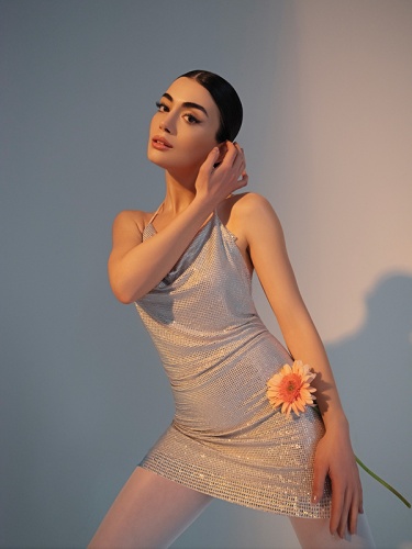 Özge Yağız'dan birbirinden ışıltılı kareler