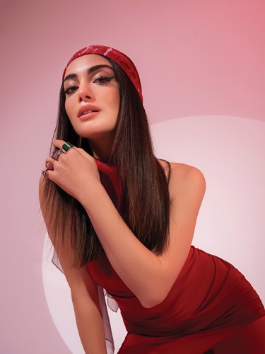 Özge Yağız'dan birbirinden ışıltılı kareler