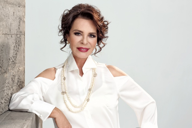 SANATÇILARIMIZDAN YENİ YIL MESAJLARI