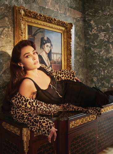 Esra Bilgiç'ten birbirinden ışıltılı kareler