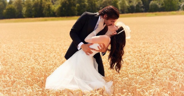 Özge Gürel ve Serkan Çayoğlu çiftinden yeni kareler geldi