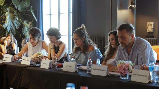 Çarpıntı dizisinin okuma provasından kareler