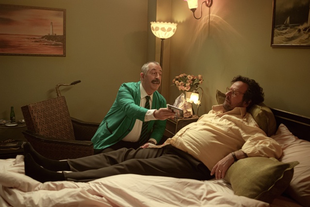 Netflix, Cem Yılmaz imzalı Do Not Disturb için ilk görselleri paylaştı