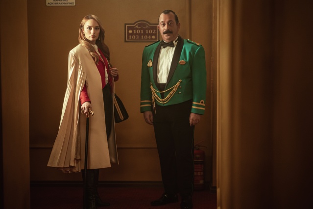 Netflix, Cem Yılmaz imzalı Do Not Disturb için ilk görselleri paylaştı