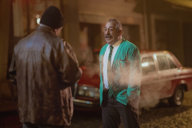 Netflix, Cem Yılmaz imzalı Do Not Disturb için ilk görselleri paylaştı