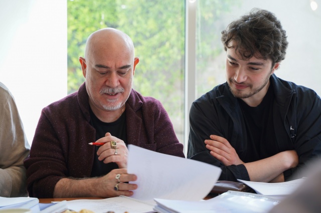 "Çekiç ve Gül: Bir Behzat Ç. Hikayesi"nin 2. sezon okuma provasından kareler paylaşıldı