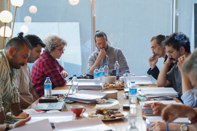 "Çekiç ve Gül: Bir Behzat Ç. Hikayesi"nin 2. sezon okuma provasından kareler paylaşıldı