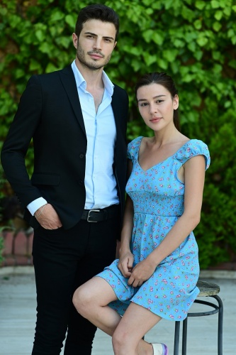 "Aşk ve Umut" dizisinden yeni kareler geldi!