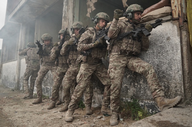 "Al Sancak" dizisinden ilk kareler paylaşıldı