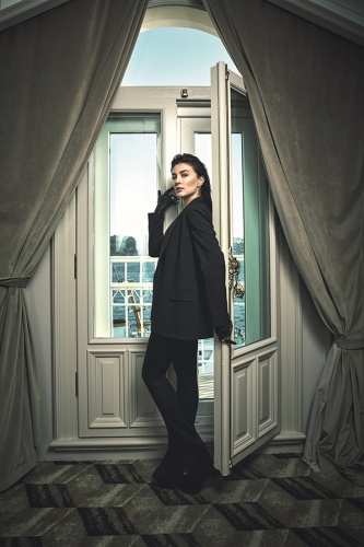 Burcu Özberk'ten çarpıcı kareler