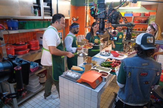 "Kim Bu Aile?" filminden kareler paylaşıldı