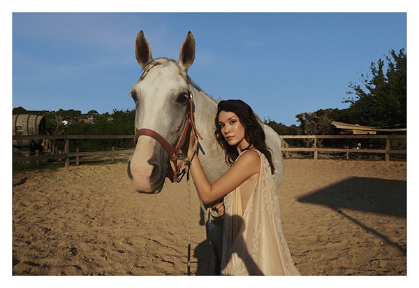 Hazal Subaşı'dan çarpıcı kareler!