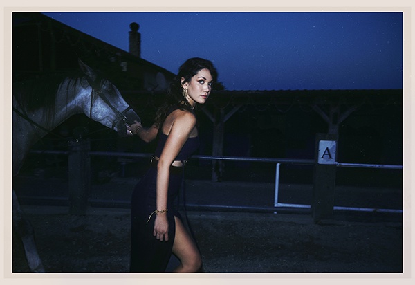 Hazal Subaşı'dan çarpıcı kareler!