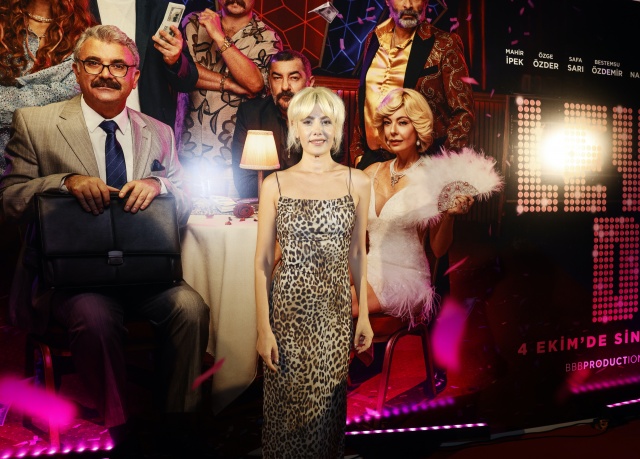 Leydi Di Galasına ünlü akını