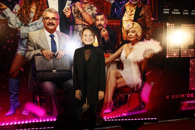 Leydi Di Galasına ünlü akını