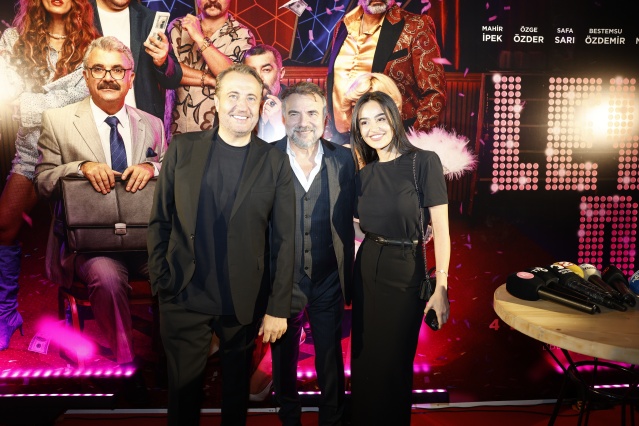 Leydi Di Galasına ünlü akını