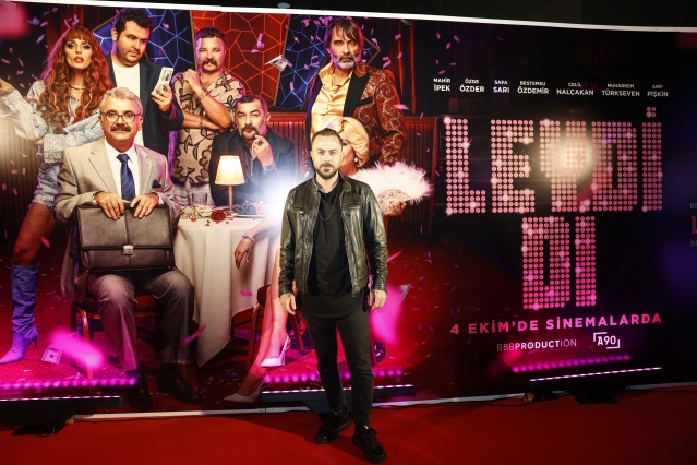 Leydi Di Galasına ünlü akını