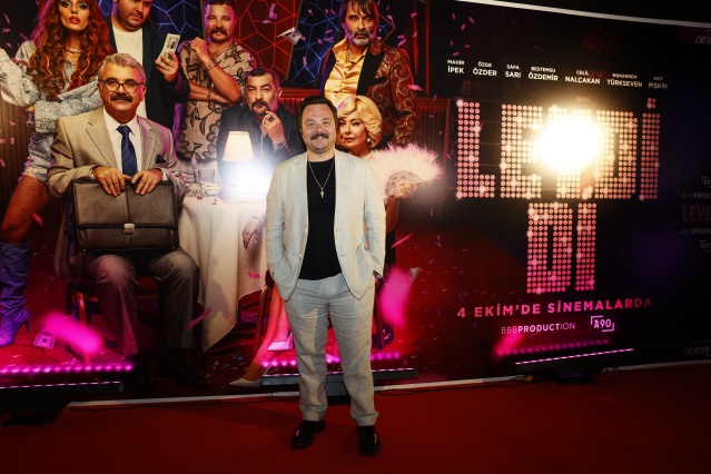 Leydi Di Galasına ünlü akını