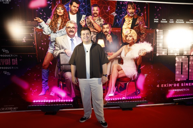 Leydi Di Galasına ünlü akını