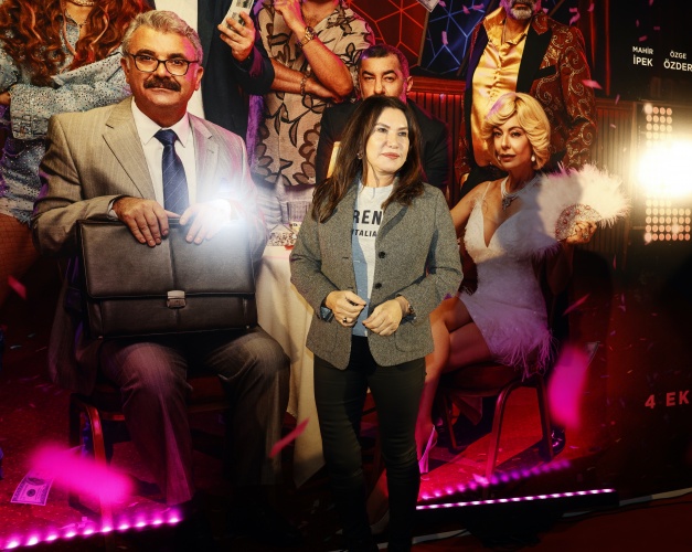 Leydi Di Galasına ünlü akını