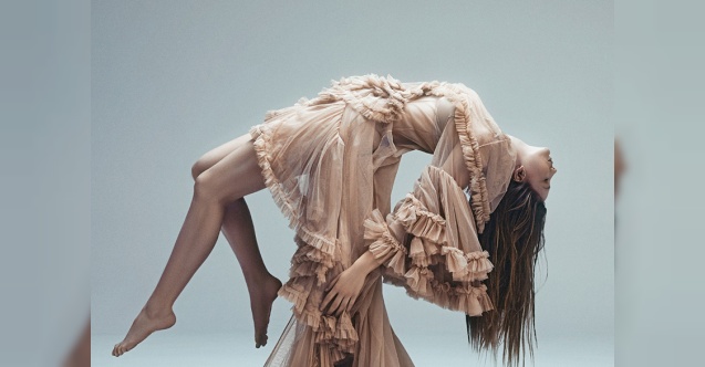 Blanche'tan yeni tekli