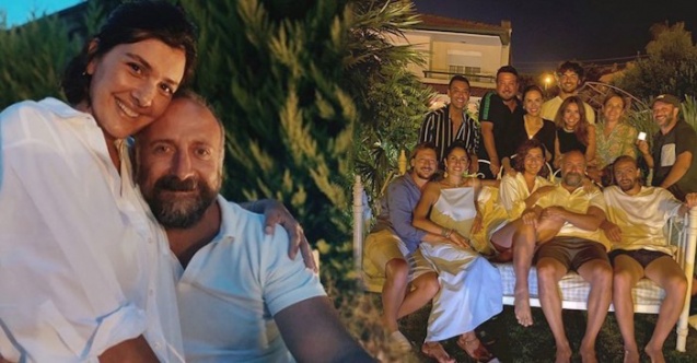 Evliliklerinin 11. yılını dostlarıyla kutladılar