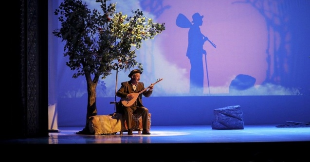 Devlet Tiyatroları yeni sezonu "Aşık Veysel" oyunuyla açtı