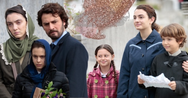 Çocukluklarının yasını tutuyorlar