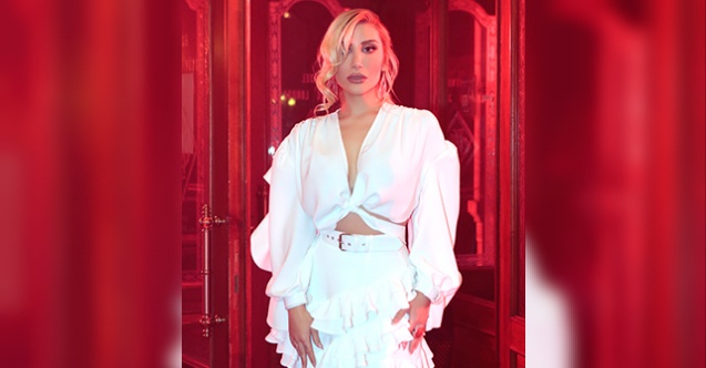 İrem Derici "Senin Hastan"ı yayınladı