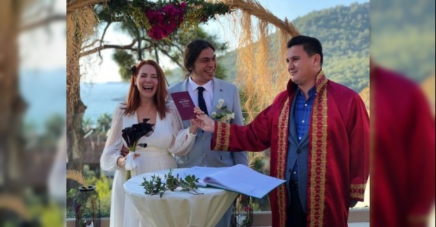 Şarkıcı Aylin Aslım ile Utku Vargı evlendi