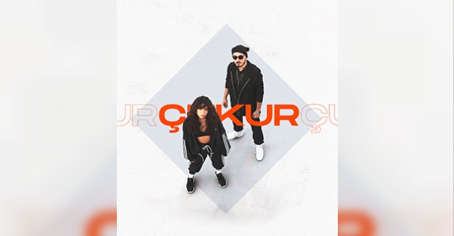 Zeynep Bastık ve VEYasin’in "Çukur"u yayında!