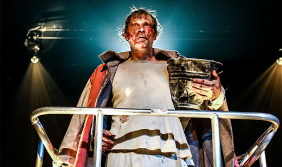 Erdal Beşikçioğlu'nun seyircisi online tiyatroyu sevdi