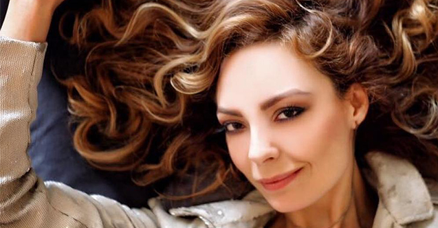 Özge Özder bu kez yönetmen koltuğunda