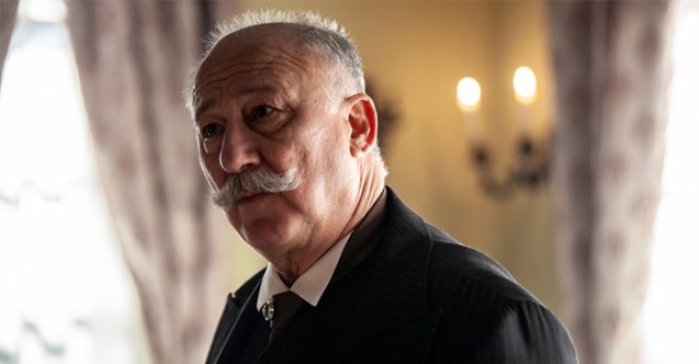 Cassel büyük bir oyun oynuyor