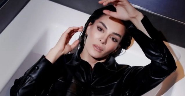 "Aşk dönüşümden çok gelişim halindedir"