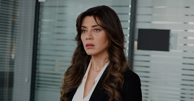 Azra gerçeğin peşine düşüyor