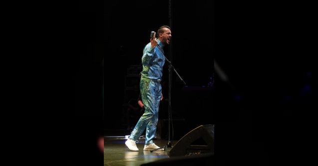 Cem Adrian'dan müzik şöleni