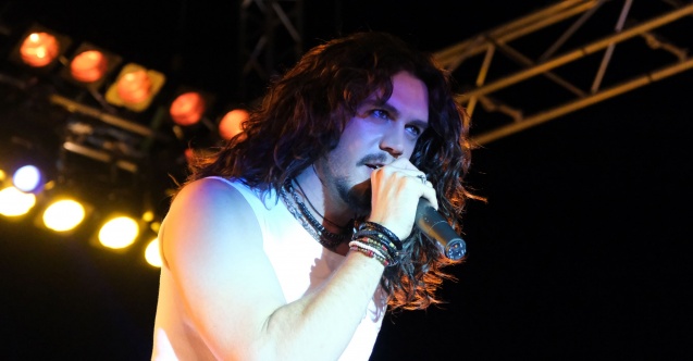 "Barış Akarsu: Merhaba”nın tanıtımı sosyal medyada ses getirdi!