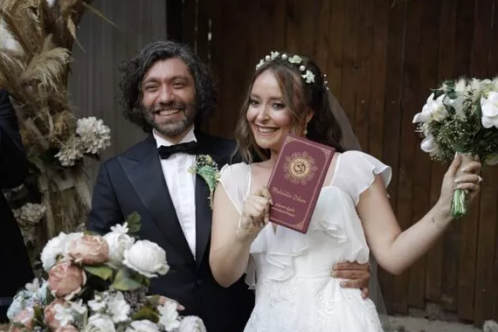 Oyuncu Özgür Emre Yıldırım evlendi