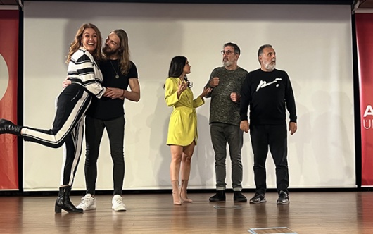 “Çılgın Zamanlar”ın  provasında kahkaha eksik olmuyor