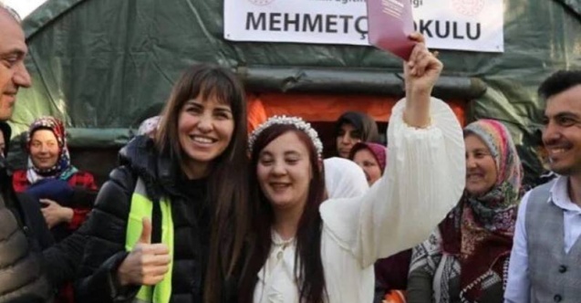 Aslı Tandoğan, çadır kentte nikah şahidi oldu