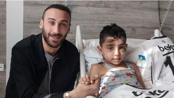 Cenk Tosun, formasını isteyen Cavit'le buluştu
