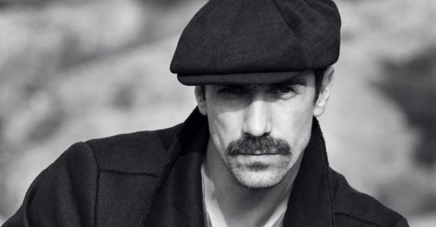 İbrahim Çelikkol depremzedelerden de yardımını esirgemedi