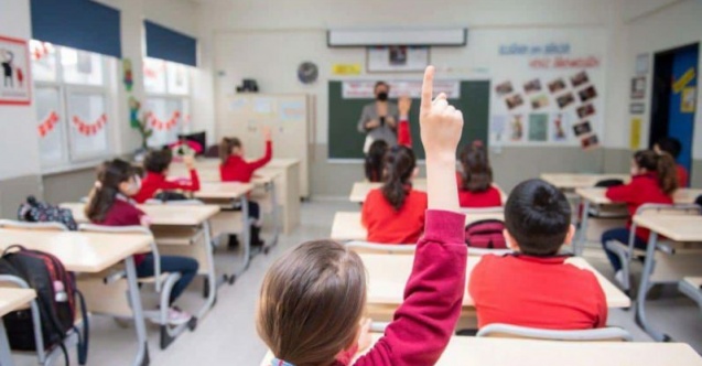 Milli Eğitim Bakanı Özer'den okulların açılma tarihiyle ilgili açıklama