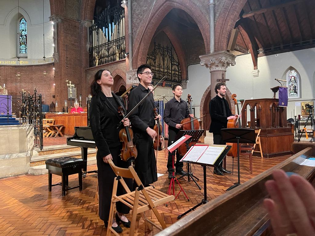 Depremzedelere Londra’da destek konseri